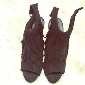 Herstyle fringe heels 👠